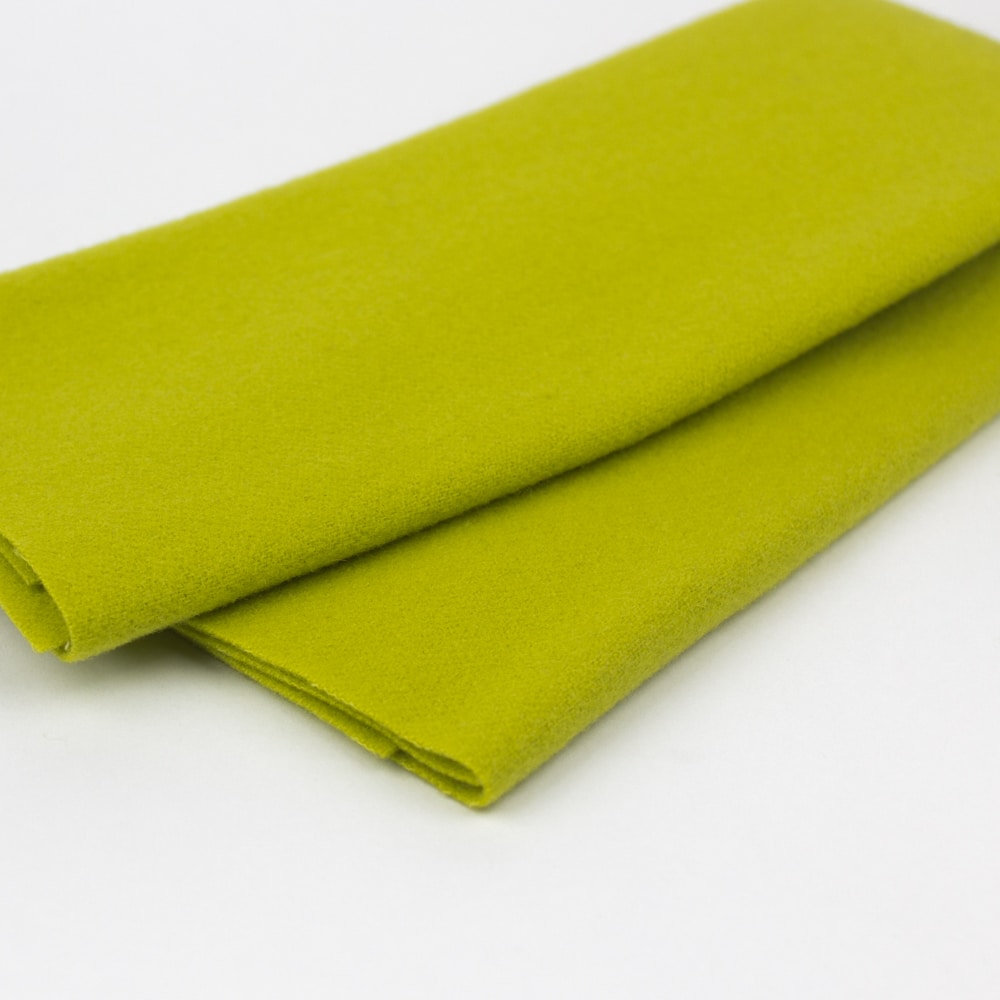 FELTED WOOL - LN10 - SPRING LEAF - WONDERFIL