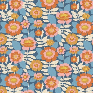 Tilda Wallflower - Beverly Blue