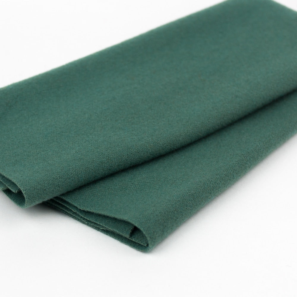FELTED WOOL - LN17 - BLUE SPRUCE - WONDERFIL